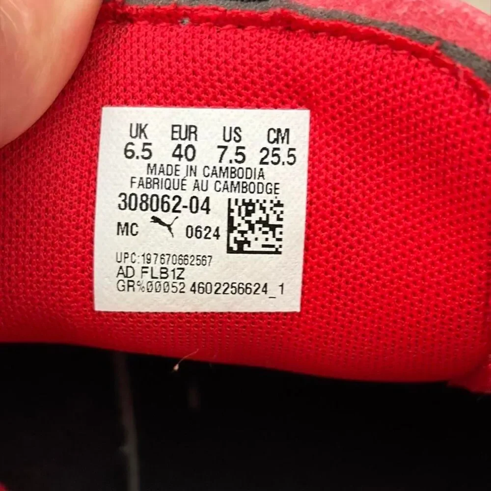 Puma Red Ferrari Speedcats mens size 7.5/ womens size 9